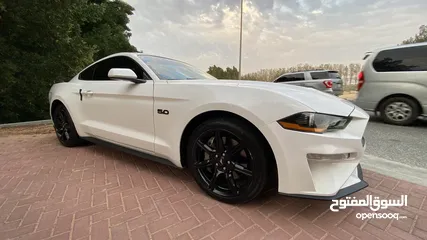  3 Ford Mustang GT 2019 V8 Engine