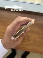  4 IPhone 16 pro max  مستعمل اقل من شهر
