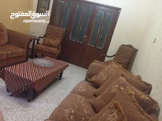  1 طقم كنب بحاله جيده جدا للبيع المستعجل