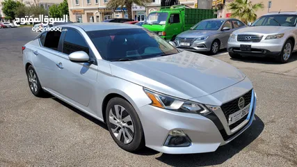  1 Nissan altima S 2019