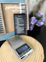  4 ميزان رقمي، سعة 500 غرام وقابلية قراءة 0.01 غرام، نظام استشعار عالي الدقة يضمن قراءات دقيقة للوزن؛