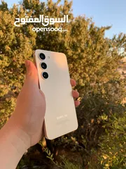  6 سامسونج جالاكسي اس 23 عادي 128 جيجا الرام 8 جيجا جهاز شبه كرتونة يعني لزقته لسا عليه جهاز ولا ارتب