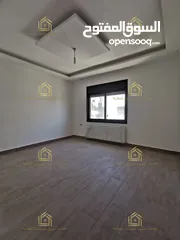  17 شقة دوبلكس ثالث مع روف جديد لم يسكن في أرقى واجمل مناطق خلدا