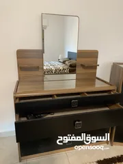  2 طاولة سفرة وغرف نوم ايكيا للبيع