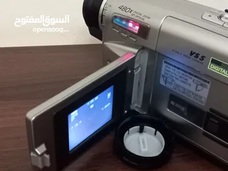  12 متوفر لدينا كاميرا باناسونيك  بحاله ممتازه تعمل ميه بالميه تصوير عالي الجوده معها ريموت والشاحن  دقه
