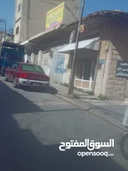  5 قطعة ارض مع مخازن تجارية للبيع في إربد بسعر مغري