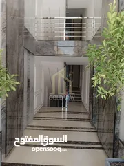  3 شقة أرضية 200م داخلي /200م خارجي مع مسبح خاص في أجمل مناطق عبدون/ ref 6048