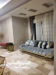  23 شقة ارضية مساحة 240 متر مع حديقة وتراس 180 متر