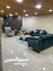  9 شقة مفروشة مساحتها 85 متر للبيع مع ساحة خارجية كبيرة 50 متر و غرفة قرميد ضيوف مساحتها 70 متر