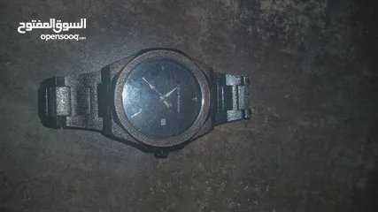  2 ساعه مستعمله للبيع الاستعما فقط 4 اشهر