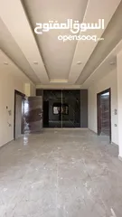  12 شقة طابق ارضي مدخل مستقل مع ساحة جديدة للبيع قصر العوادين