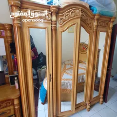  2 اثاث غرفة نوم( سرير + دولاب + تسريحة + 2 كومودينه)