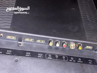  4 شاشة هايسنز 42 شغالة 100% دون مشاكل للبيع بداعي السفر