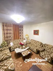  1 طقم كنب خشب زان   سعر البيع 140 قابل لا تفاوض لا البيع رقم تواصل 079509111