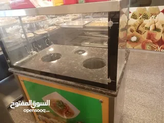  13 عدة مطعم للبيع مستعملة بحالة ممتازة جدا  البيع بداعي السفر..................................