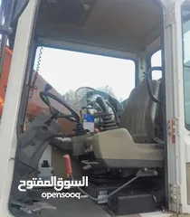  11 حفارة Hitachi EX135-W حالة الدار محرك Cummins عادي