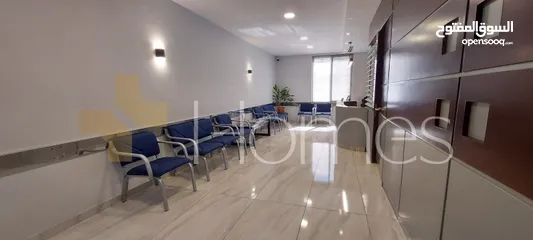  3 عيادة بمجمع كامل عيادات للايجار في جبل عمان، مساحة المكتب 104م