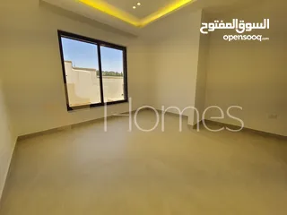  6 شقة طابقية مع حديقة للبيع في طريق المطار بمساحة بناء 400م