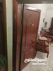  4 باب بيت  بخشب مميز جدا