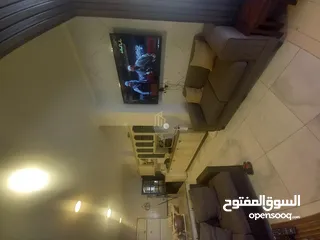  5 REF: 8062 شقة طابق ارضي في اجمل مناطق الرابية بمساحة 270م للبيع