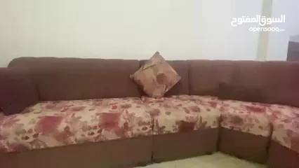  7 كنب زاوية مع كراسي ملكية للبيع بحالة ممتازة