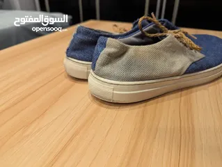 3 شوزات الواحد