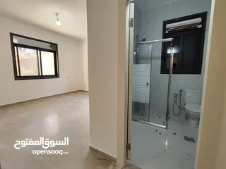  4 شقة ارضية جديده مع ساحه للايجار في سردا