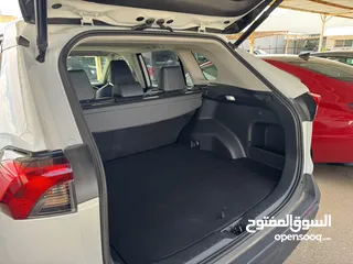  9 Toyota Rav4 2023 XLE Premium
