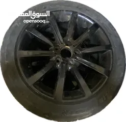  1 طقم جنطات f10 اصلي مع كوشوك نظيف