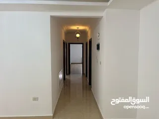  19 شقه طابق اول غير مفروشه للبيع في منطقة الكرسي