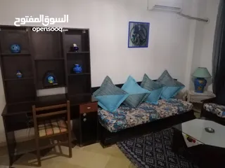  10 شقة مفروشة  غرفة و صالة  حي الواحات على طريق المرسي تونس العاصمة