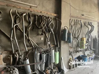  2 عدة محل اكزوزتات كامله للبيع مع قطع و اكزوزتات جاهزه جديده وأدوات متنوعه ، للبيع الكامل او المفرق