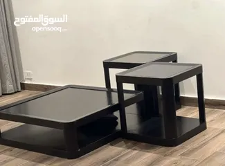  1 طاولات لون اسود