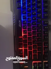  3 استعمال 7 اشهر فقط Pc شبه جديد و كل الموجد جديد ولا يوجد خلال في الجهاز