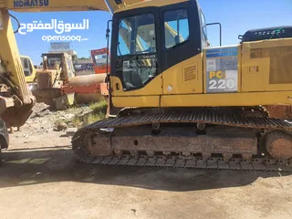  1 حفارة كوماتسو 220-7 موديل 2004 للبيع