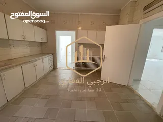  11 شقة / للايجار / ارضية / 3نوم / الصويفية