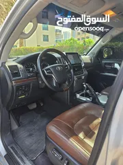  6 2018 لاند كروزر فل ابش 5.7 VXR - مفتاحين - فل سيرفيس - عقد صيانه مع الفطيم