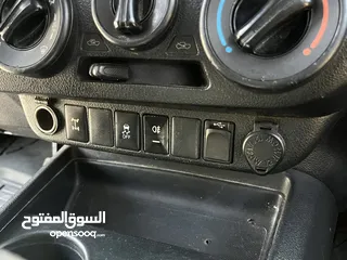  12 تويوتا هايلوكس 2017 محدث بالكامل 2023 فل الفل مميز جدا للبيع بسعر مغري كاش او اقساط