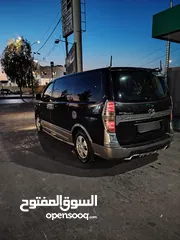  2 هيونداي جراند ستاريكس