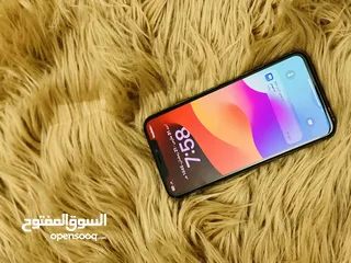  4 آيفون xs max