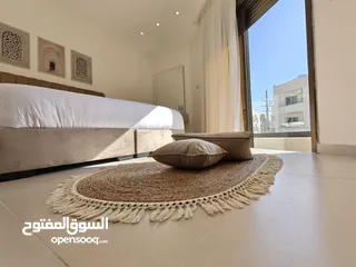  33 أجنحة فندقية لايجار للعائلات بموقع حيوي و مميز السابع