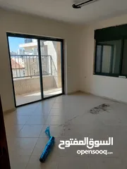  1 الشقة دور تالت 130 متر