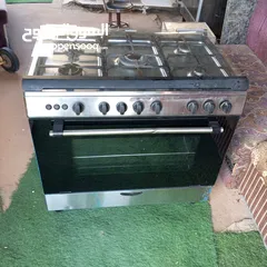  4 5 burner gas oven neat and clean excellent working condition