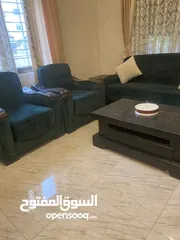  5 طقم كنب بحالة ممتازة