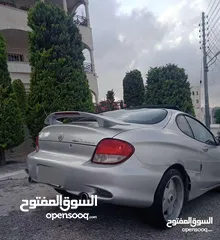  4 هيونداي تيبرون 2001