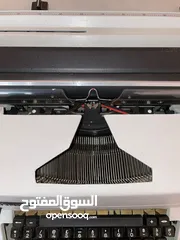  9 3 آلات طابعة يدوية وواحدة كهرباء . الاسعار والتفاصيل في الوصف.