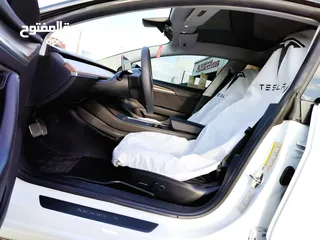 22 تيسلا 2022 model 3 بحالة الوكالة فحص كامل اوتوسكور +B لون مميز في الحرة للبيع بسعر لقطة ومحرووووق