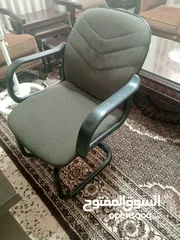 1 مكتب دراسي و كرسي