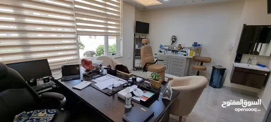  2 عيادة فاخرة جدا ومفروشة للبيع  بأفضل مواقع الخالدي   / الرقم المرجعي : 3951
