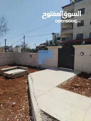  1 شقة أرضية فاخرة للبيع في خلدا  - خلف المستشفى السعودي 330م مع حديقة وترسات 100م لم تسكن